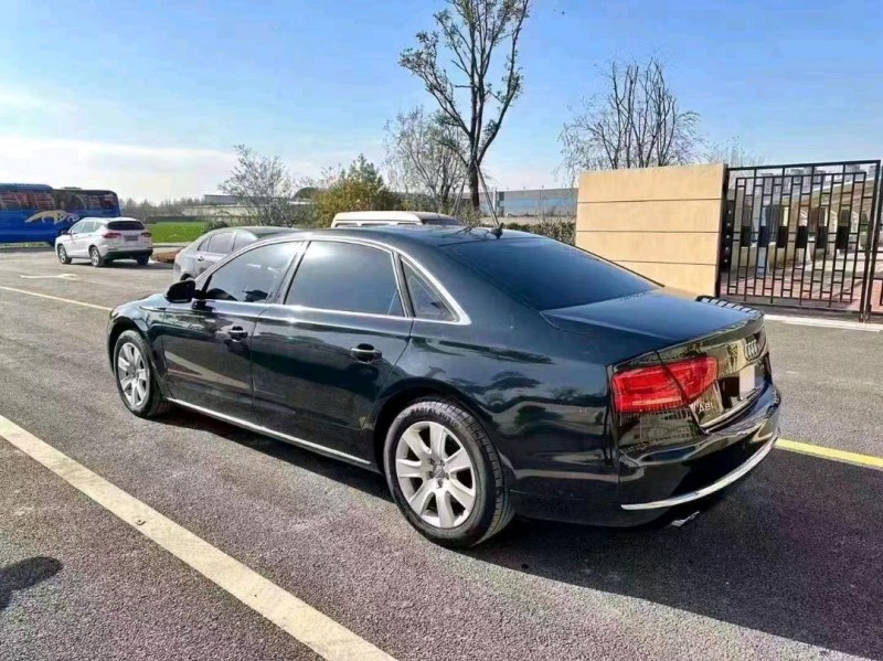 东营13年奥迪A8L3