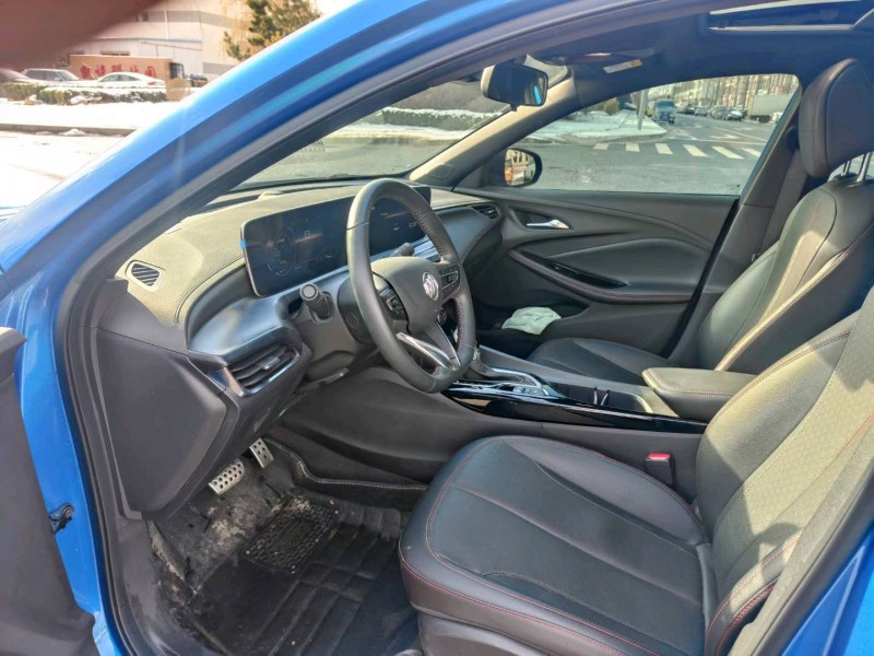 枣庄22年别克威朗8