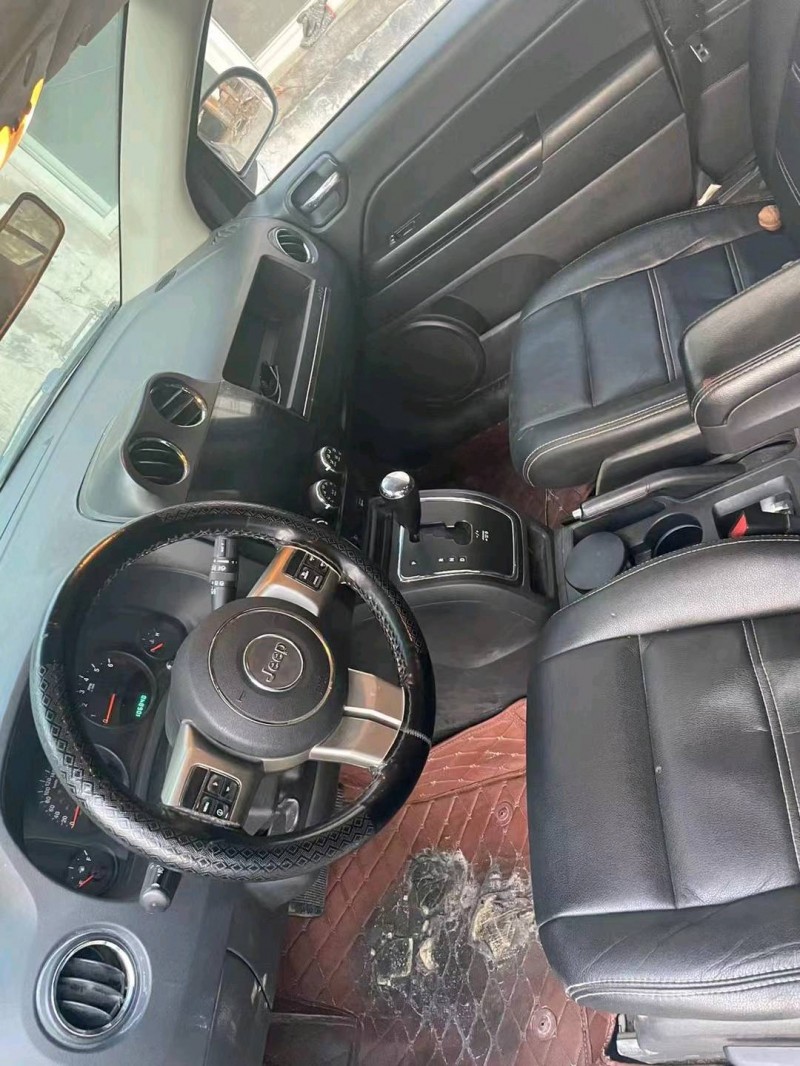 邯郸11年Jeep指南者3