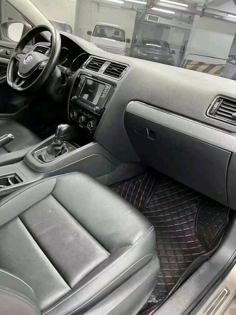 成都18年大众速腾8