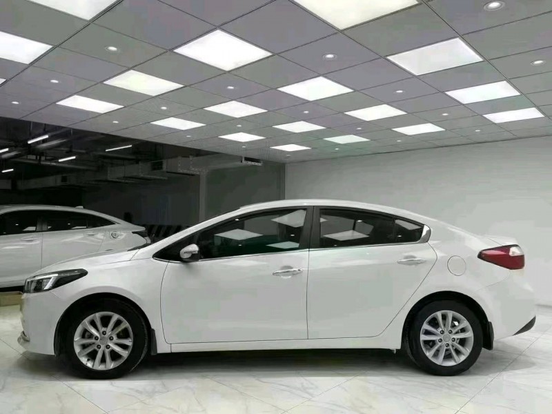 成都18年起亚K33