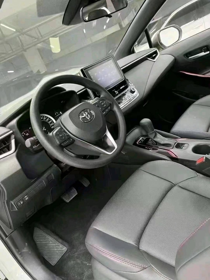 成都23年丰田雷凌4