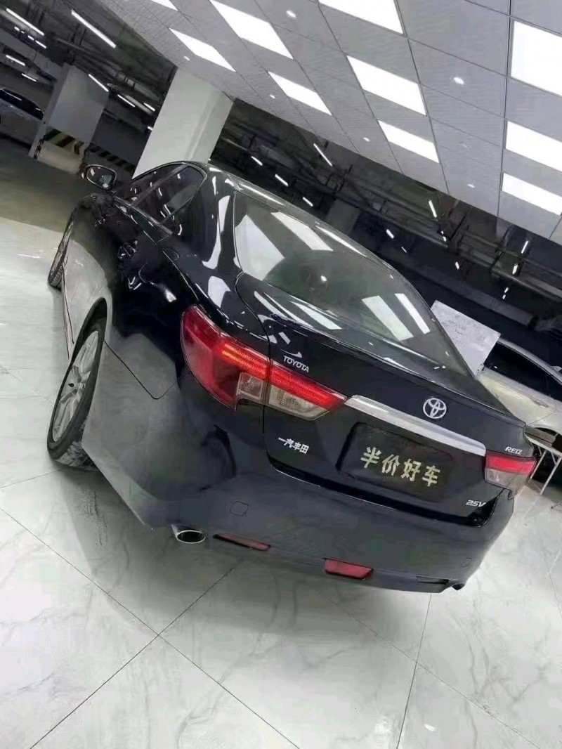 成都14年丰田锐志4