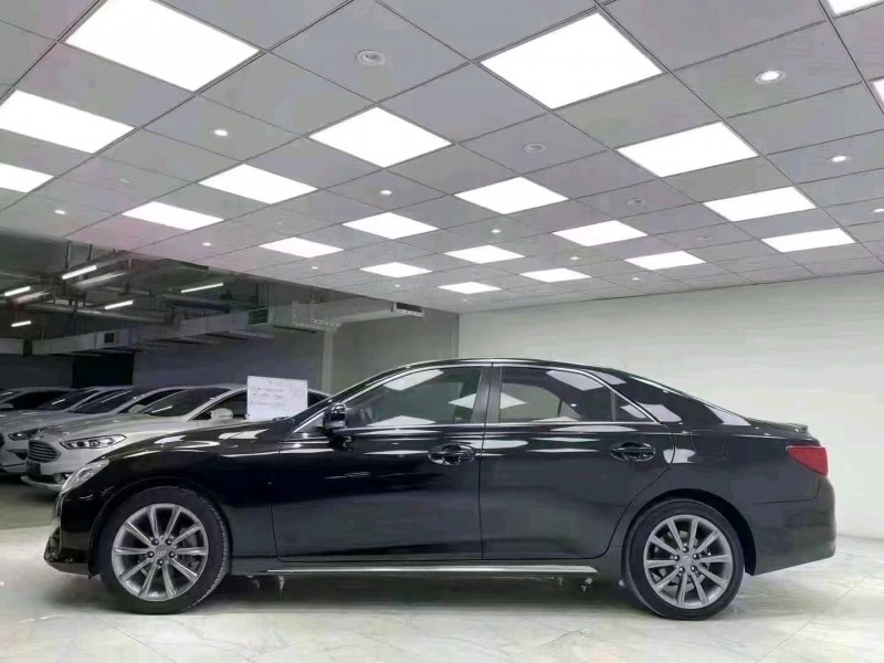 成都14年丰田锐志3