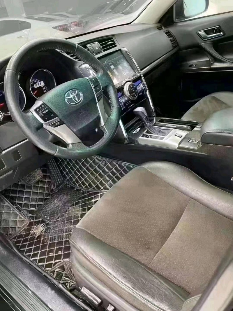 成都14年丰田锐志6