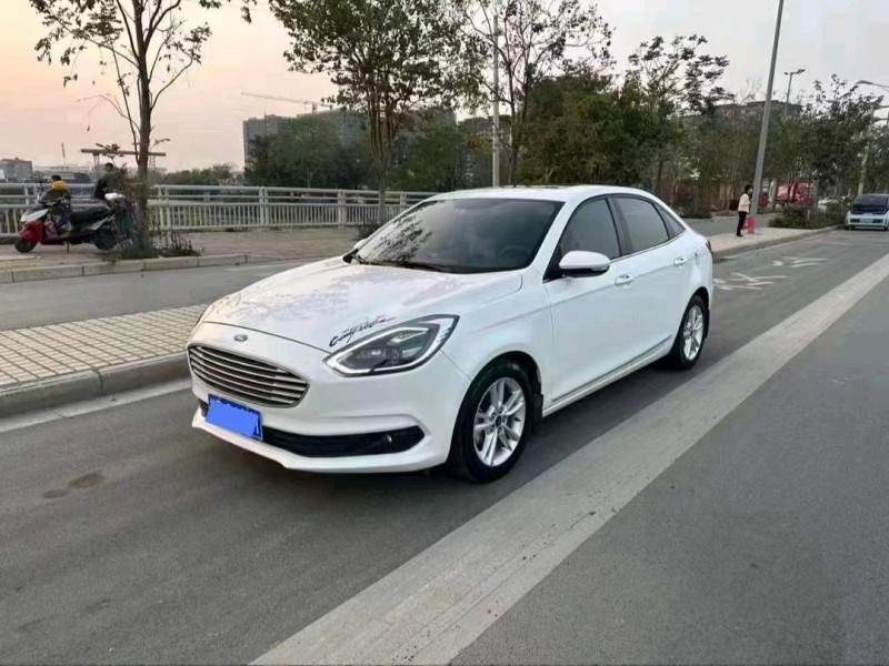 邯郸19年福特福睿斯2