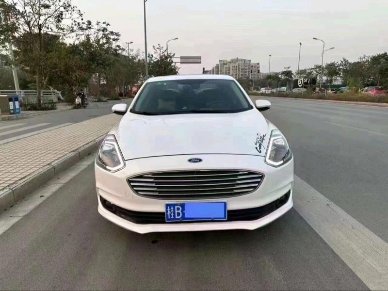 邯郸19年福特福睿斯1