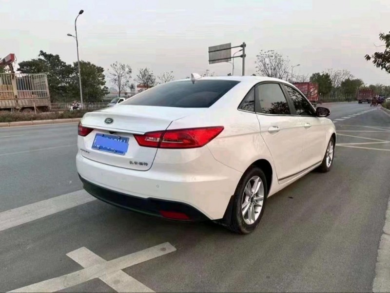 邯郸19年福特福睿斯4