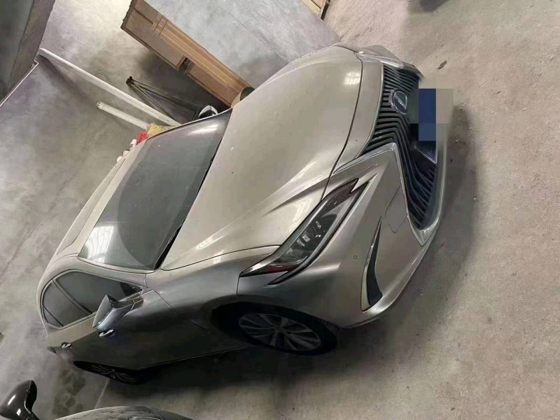 邯郸19年雷克萨斯ES2