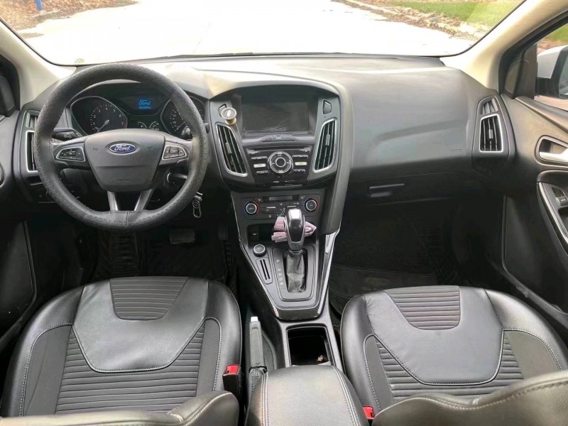 东营17年福特福克斯4