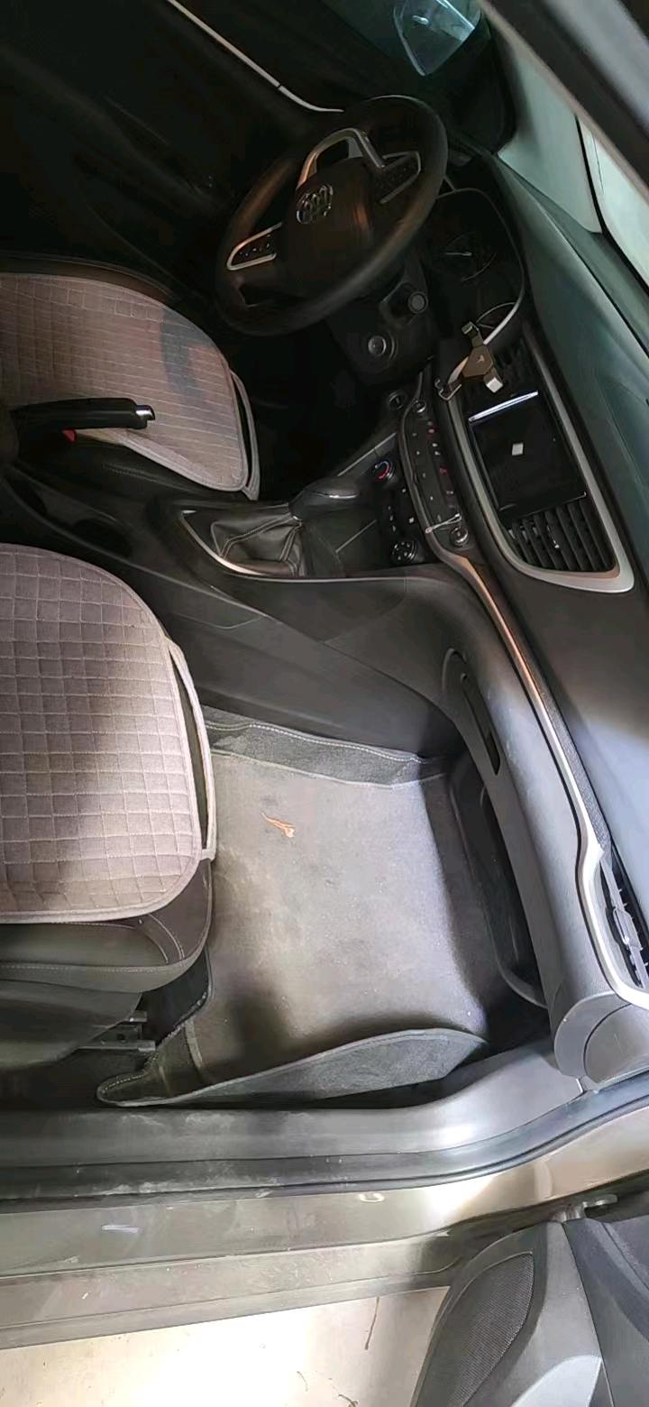 武汉22年别克英朗2