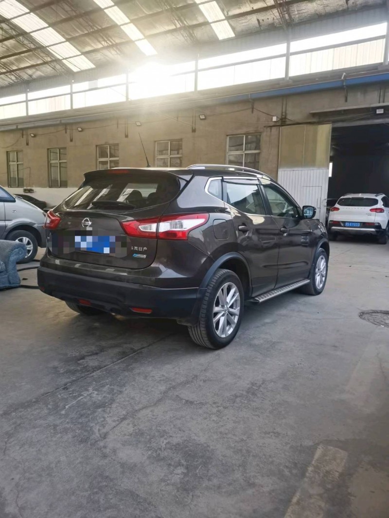 保定16年日产逍客7