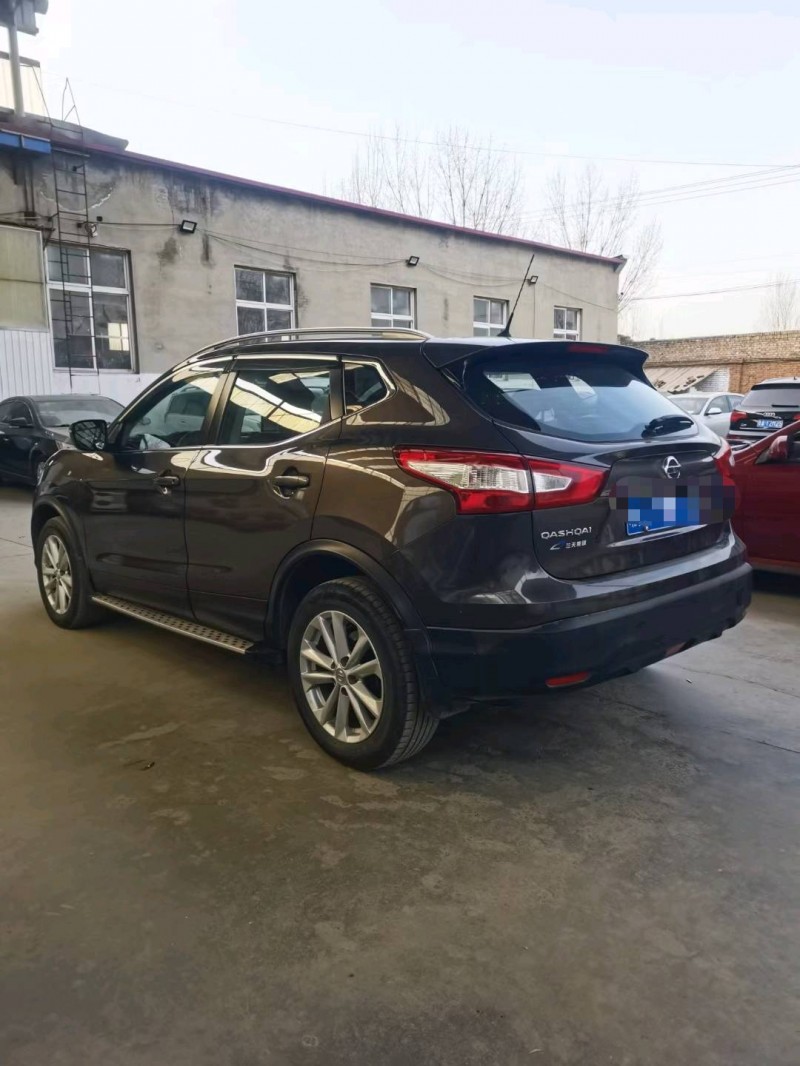 保定16年日产逍客8