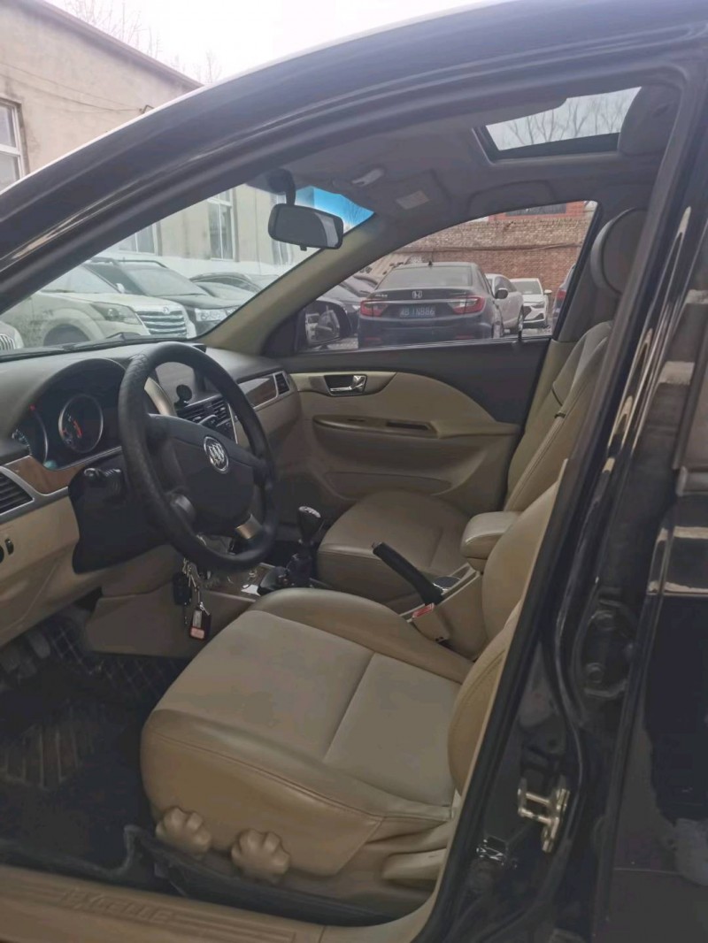 保定15年别克凯越4