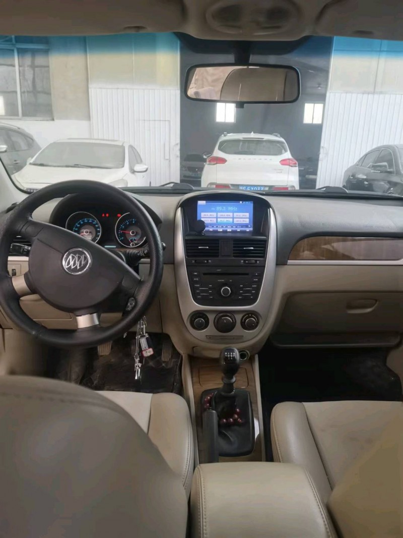 保定15年别克凯越6