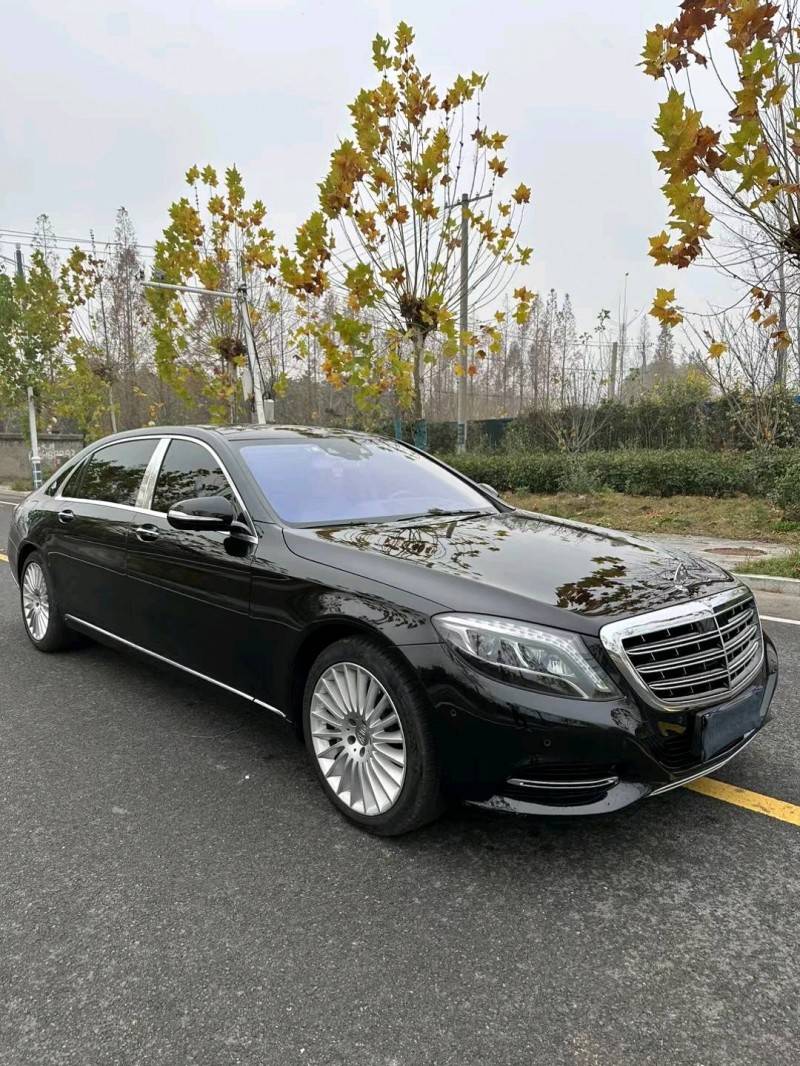 徐州16年奔驰迈巴赫S级3