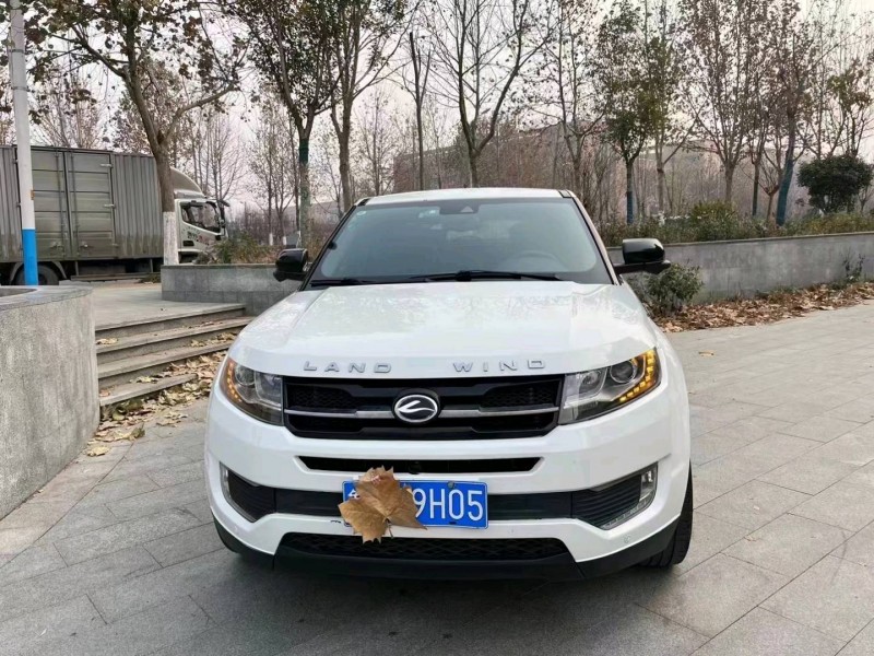 枣庄17年路虎极光1