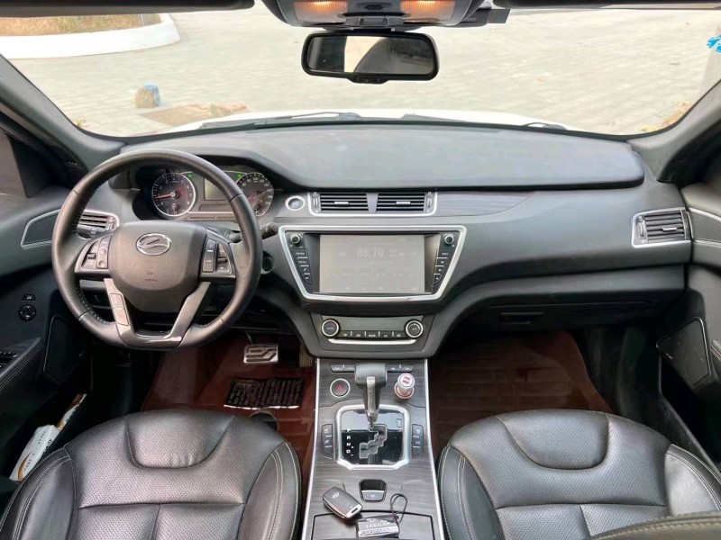 枣庄17年路虎极光3