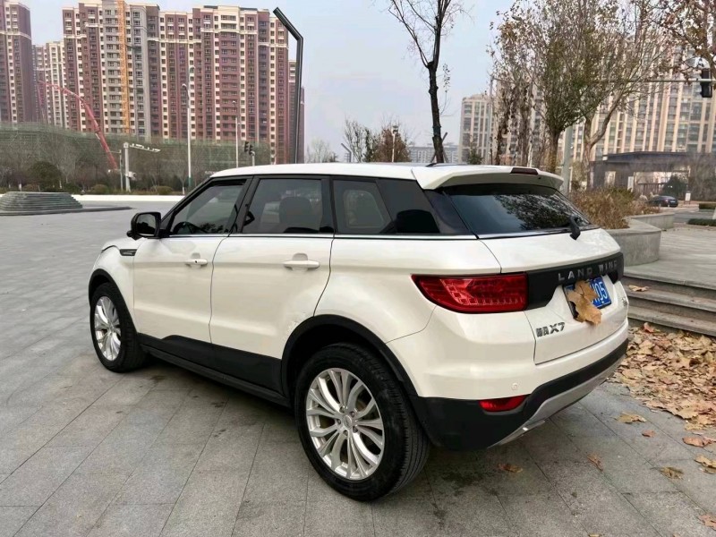 枣庄17年路虎极光7