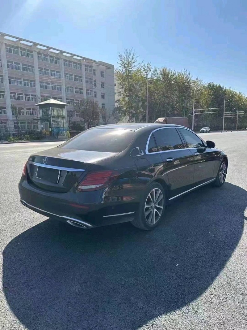 青岛17年奔驰E6