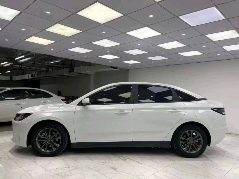 成都21年威马汽车E53