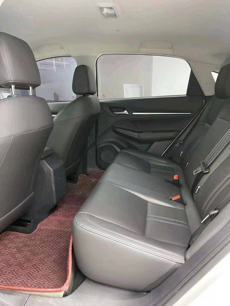 成都21年威马汽车E57