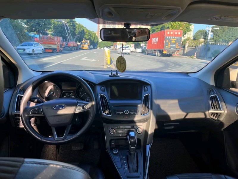 广州17年福特福克斯5