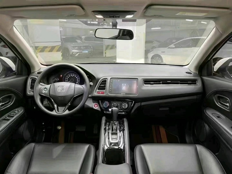 成都19年本田缤智8