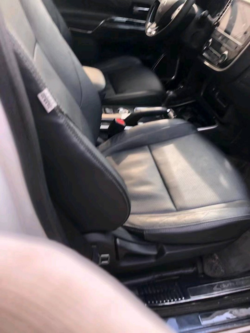 邯郸18年三菱欧蓝德7