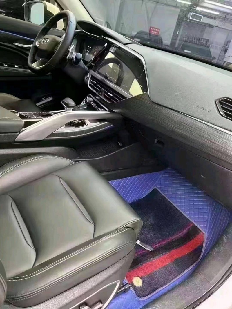 成都21年吉利星越7