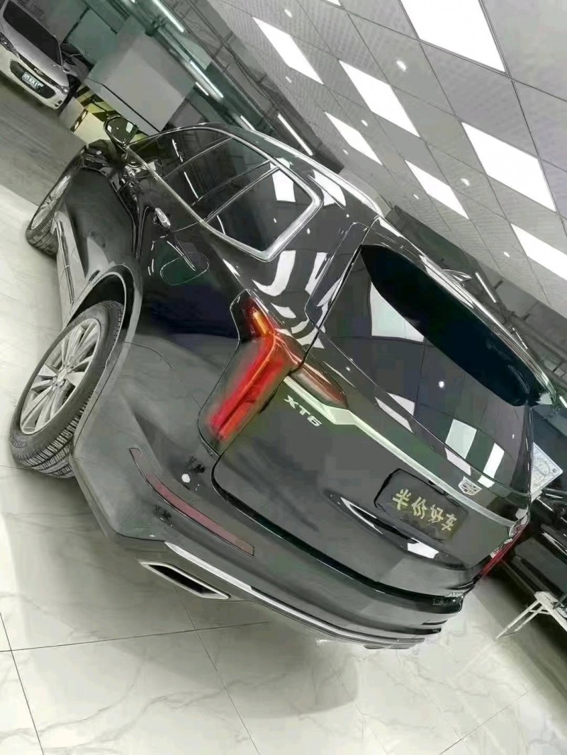成都20年凯迪拉克XT64