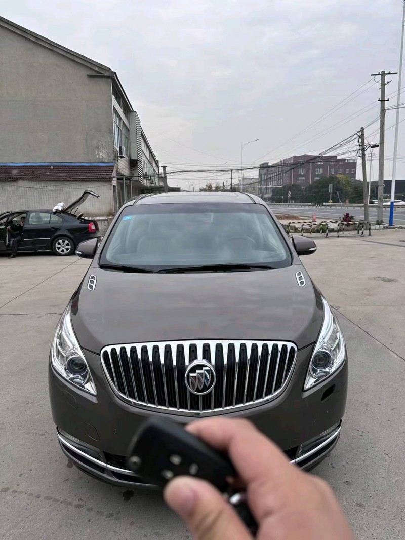 徐州13年别克GL89