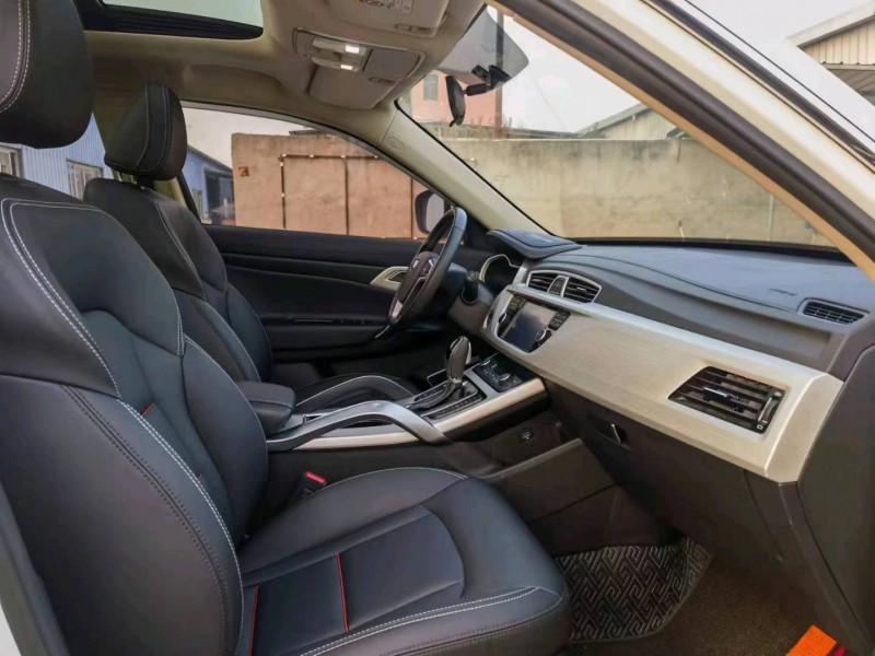 北京19年吉利博越5