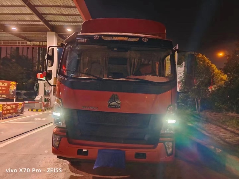 遵義21年卡車系列重汽豪沃1