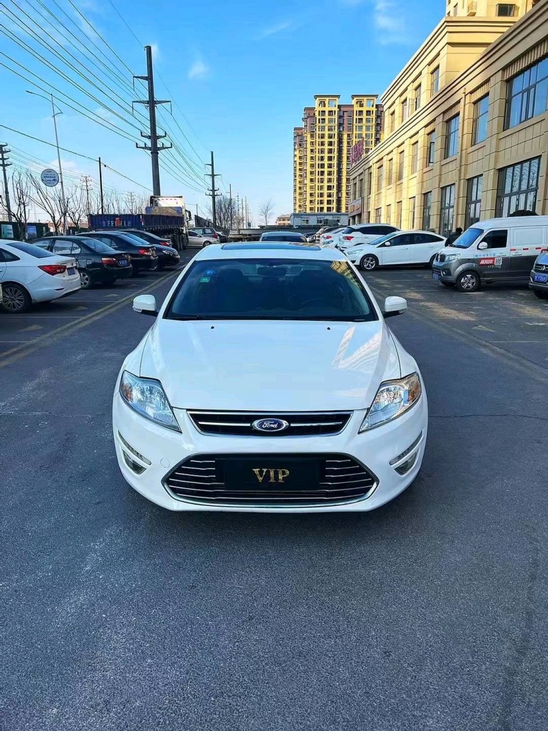 济南12年福特蒙迪欧-致胜1