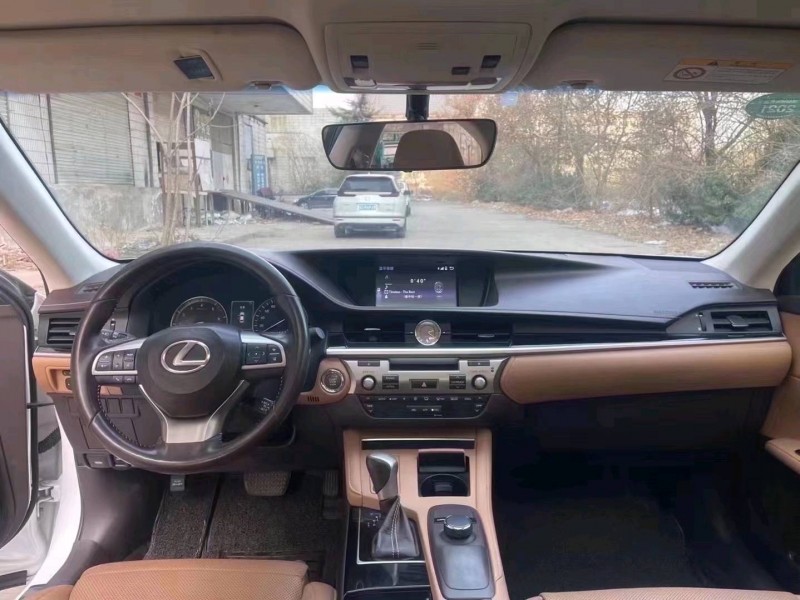 邯郸17年雷克萨斯ES6