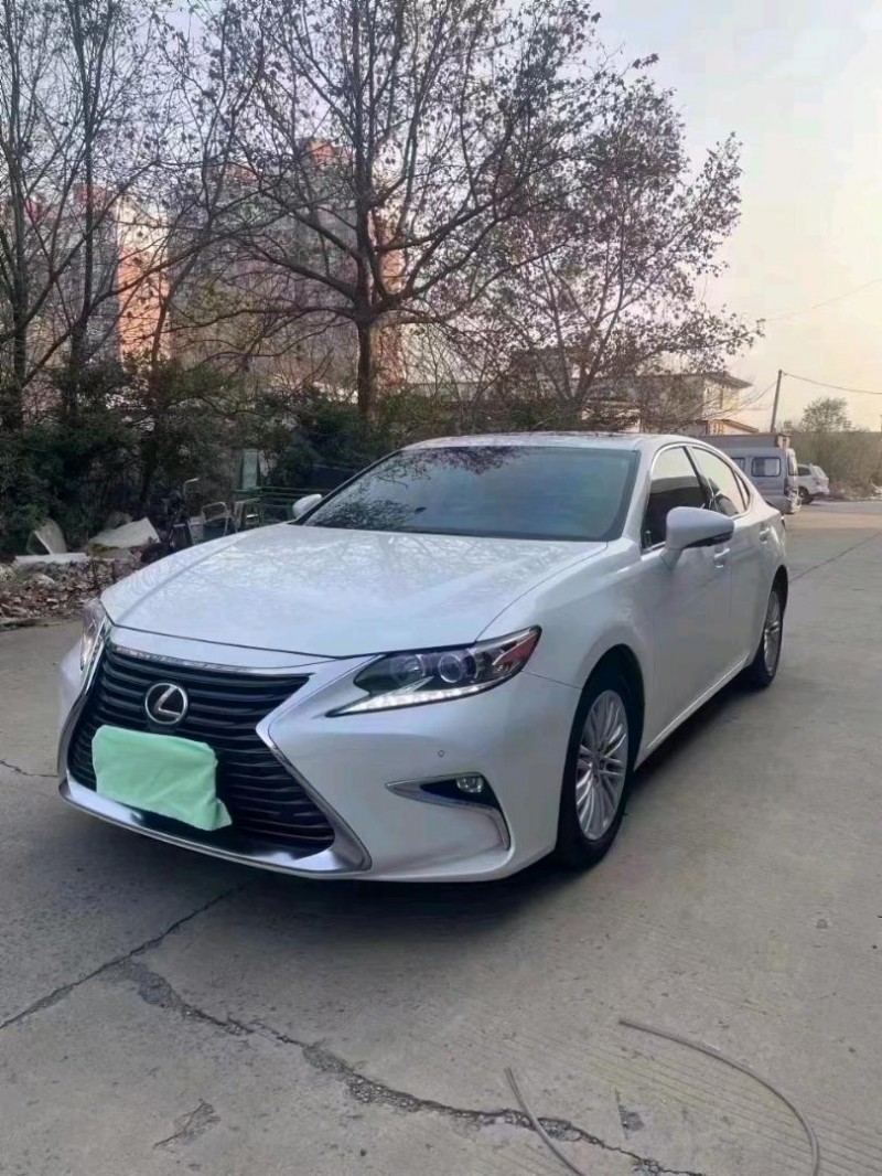 邯郸17年雷克萨斯ES8