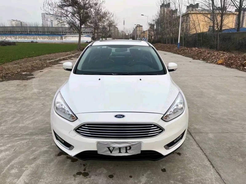 枣庄17年福特福克斯1