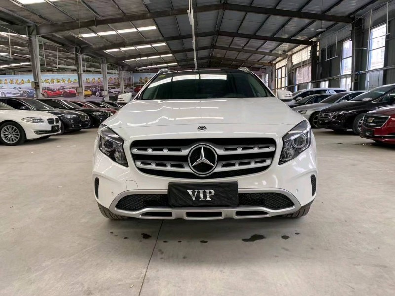 济宁17年奔驰GLA1