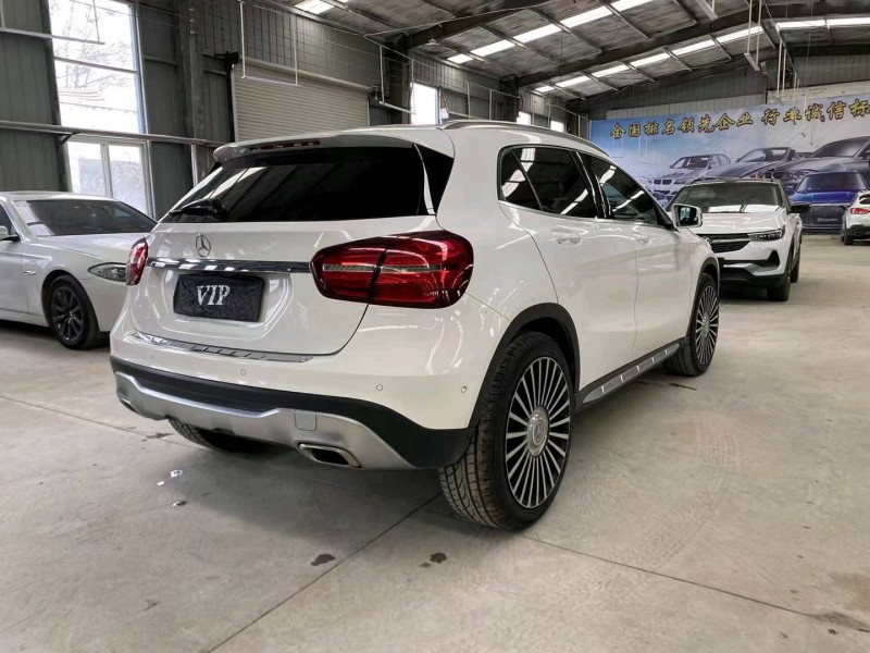 济宁17年奔驰GLA8