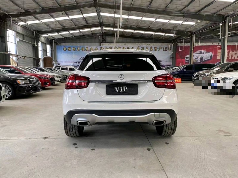 济宁17年奔驰GLA9
