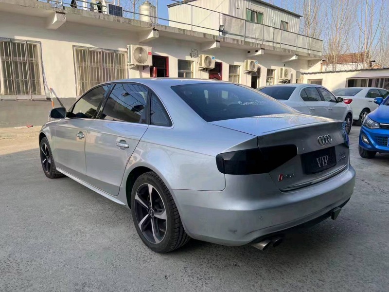 济宁14年奥迪A4L8
