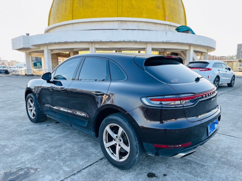 东莞20年保时捷Macan5