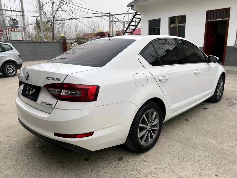 济宁18年斯柯达明锐4