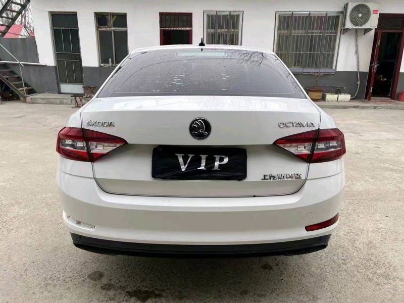 济宁18年斯柯达明锐5