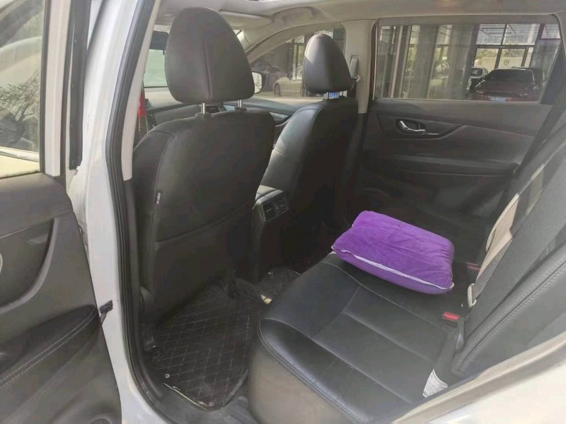 宜昌17年日产奇骏3