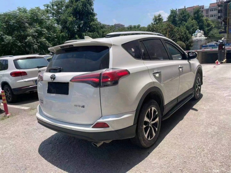 嘉兴18年丰田RAV4荣放4