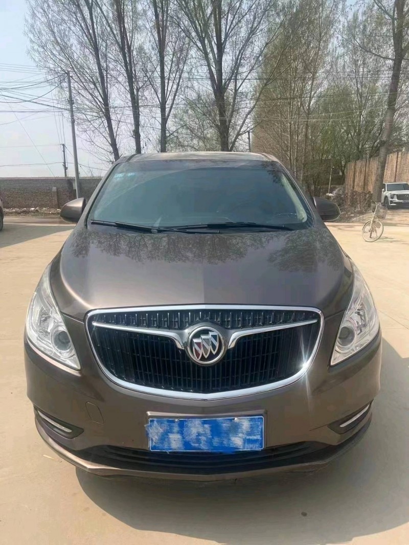 保定17年别克GL81