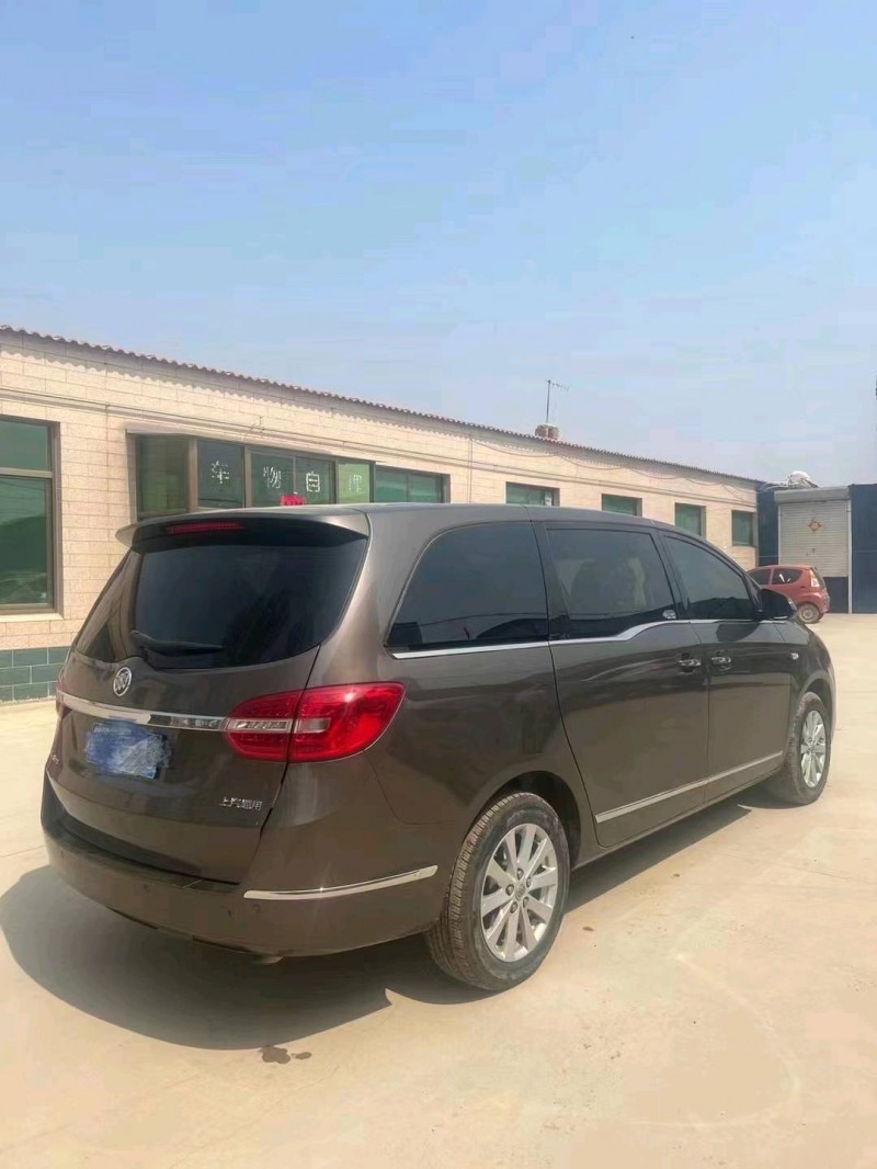 保定17年别克GL88