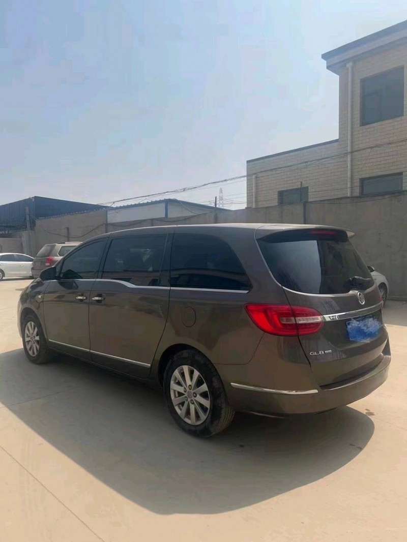 保定17年别克GL87